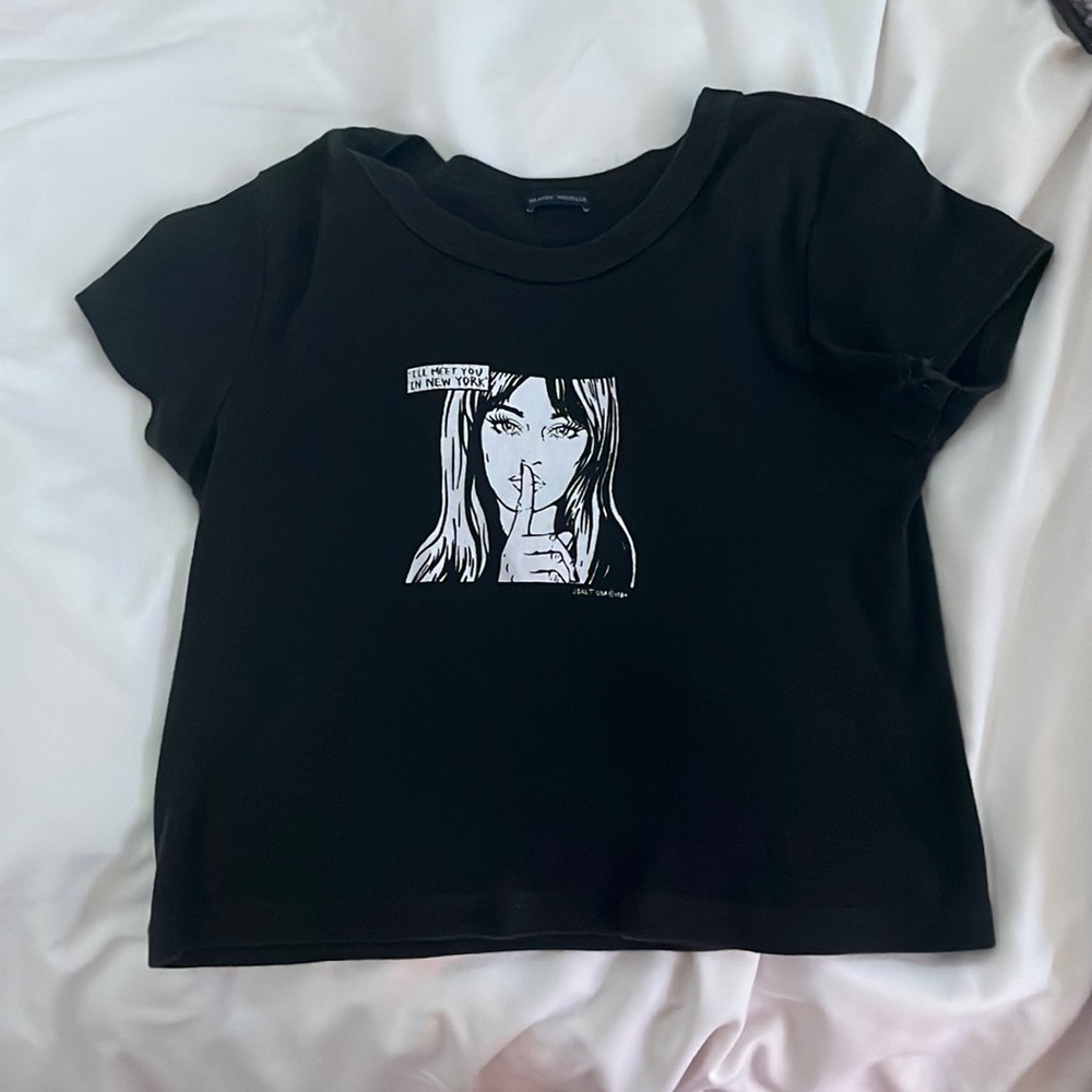 black meet me in new york baby tee